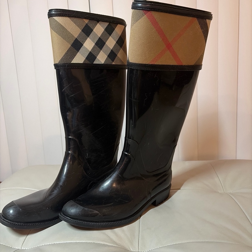 Burberry Black Patent Rain Boots with Signature Check Cuff
